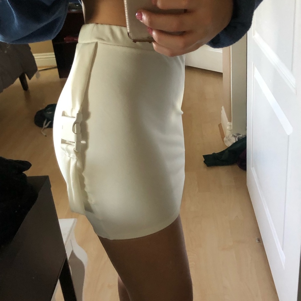 Cream Buckle Detail Mini Skirt